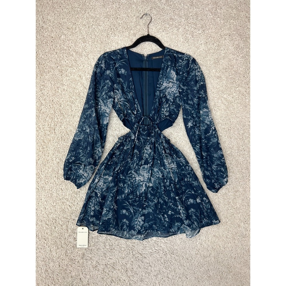 Abercrombie & Fitch Cutout Plunge Mini Dress Womens XS Long Sleeve Resort Vacay - Picture 2 of 10